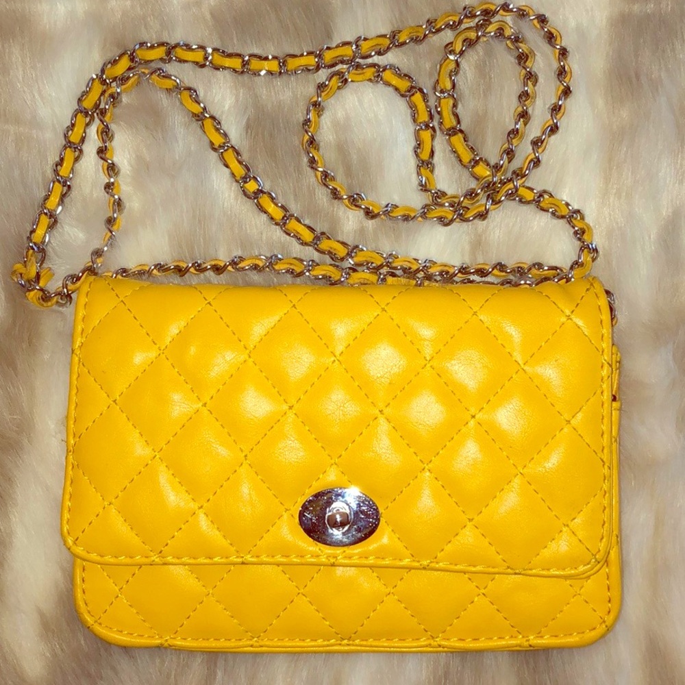 Yellow quilted crossbody.